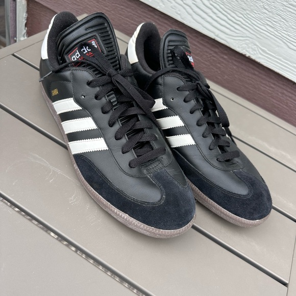 2009 Adidas Men’s Samba Indoor Soccer Sneaker - Picture 3 of 11